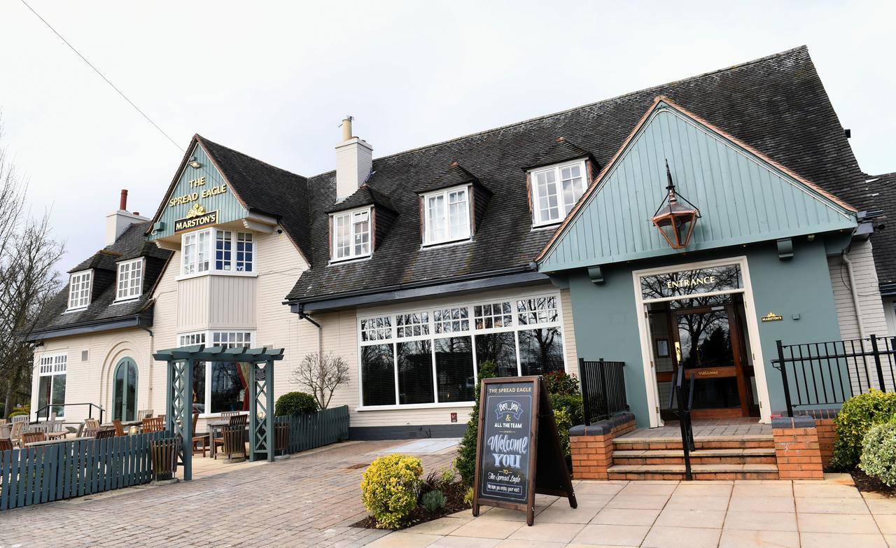 Spread Eagle, Gailey By Marston'S Inns Extérieur photo